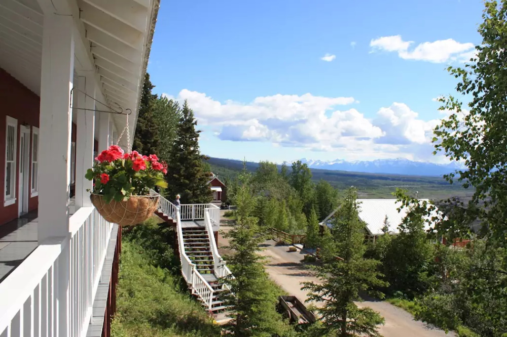 kennicott glacier lodge uitzicht.jpg