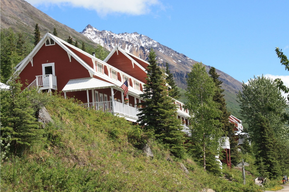 kennicott glacier lodge buitenkant.jpg