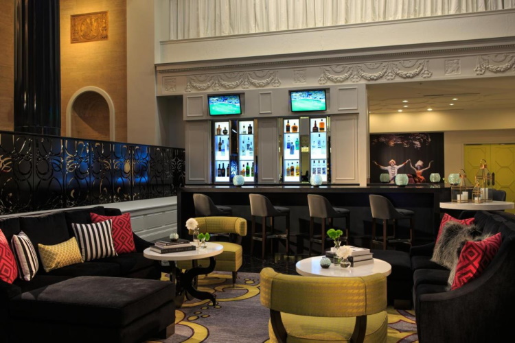 courtyard by marriott boston downtown bar.jpg