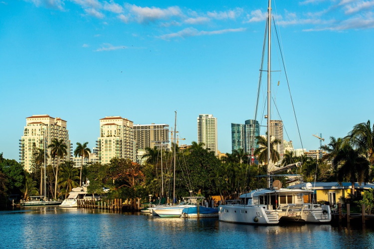 fort lauderdale cityscape-5122062_1280.jpg