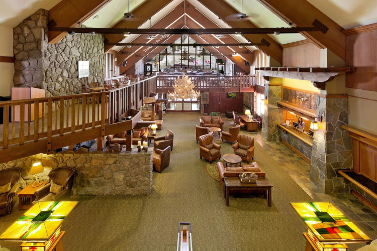 mammoth mountain inn lounge.jpg