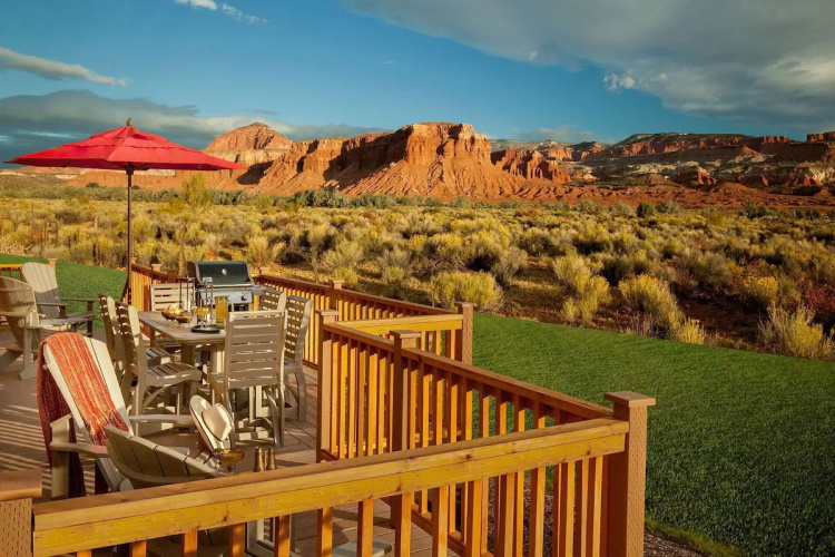 capitol reef resort uitzichty buitenterras.jpg