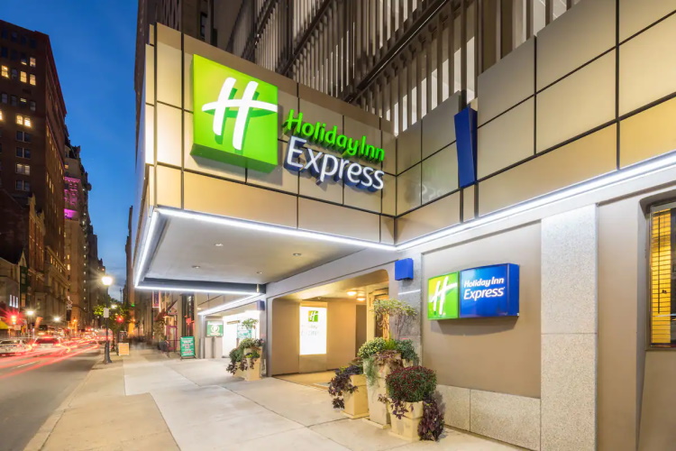 holiday inn express philadelphia midtown entree.jpg