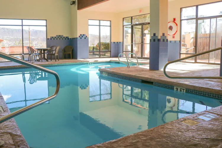 hampton inn durango zwembad.jpg