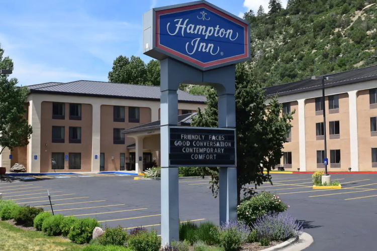 hampton inn durango parkeren.jpg