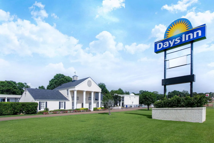 days inn natchez voorkant.jpg