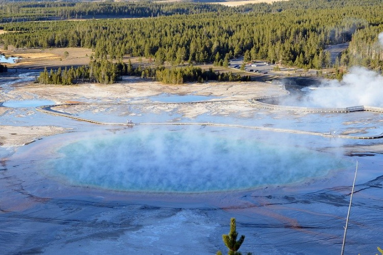 yellowstone -caldera-5541548_1280.jpg