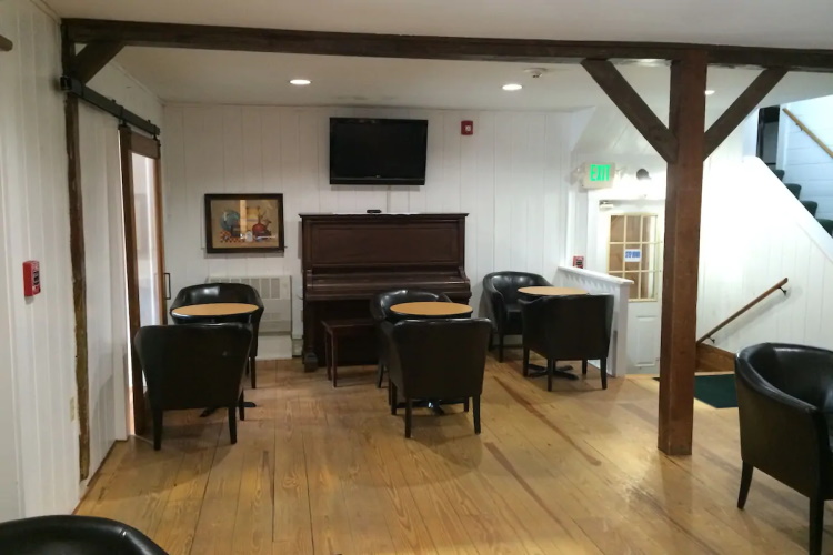 merrill farm resort lounge.jpg