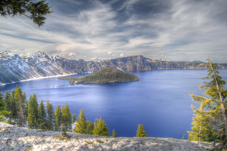 crater-lake-277123_1280.jpg