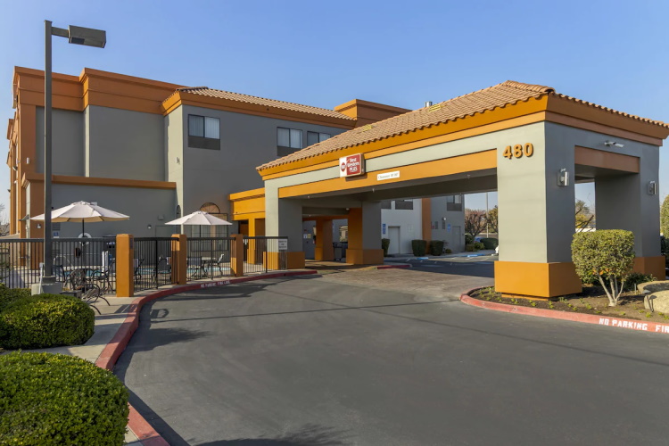 best western plus fresno inn voorkant.jpg