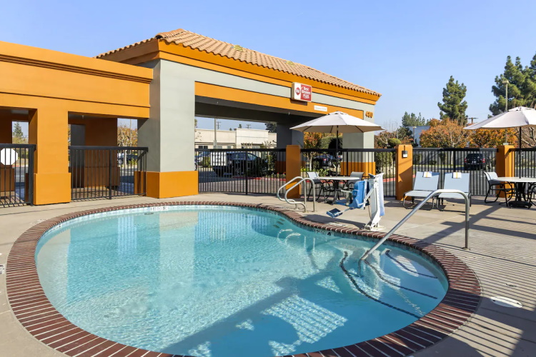 best western plus fresno inn zwembad.jpg