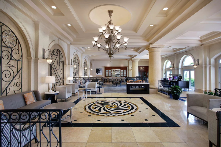 hilton naples lounge.jpg