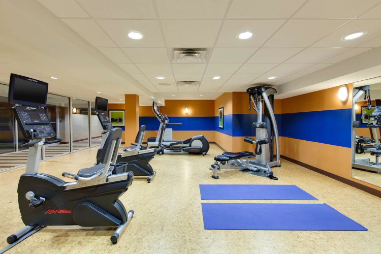 niagara riverside resort fitness.jpg