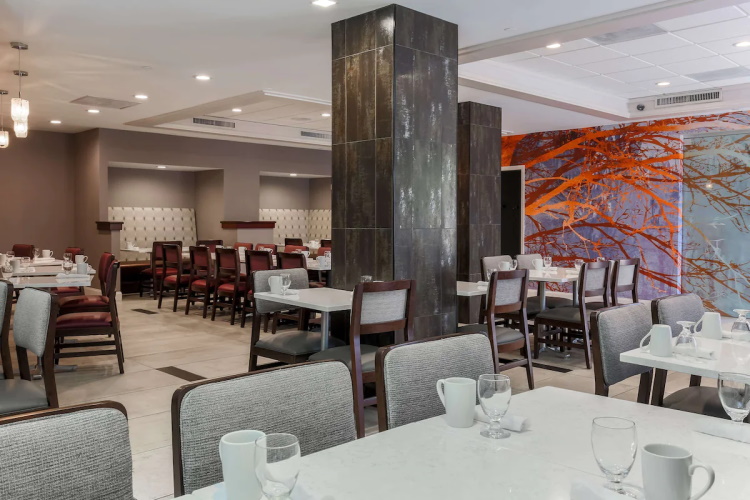 doubletree by hilton atlanta airport restaurant.jpg