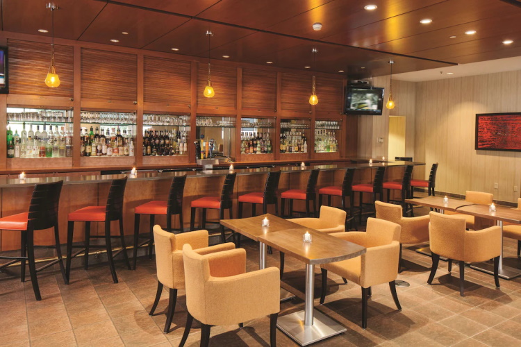 doubletree by hilton hotel boston - downtown bar.jpg