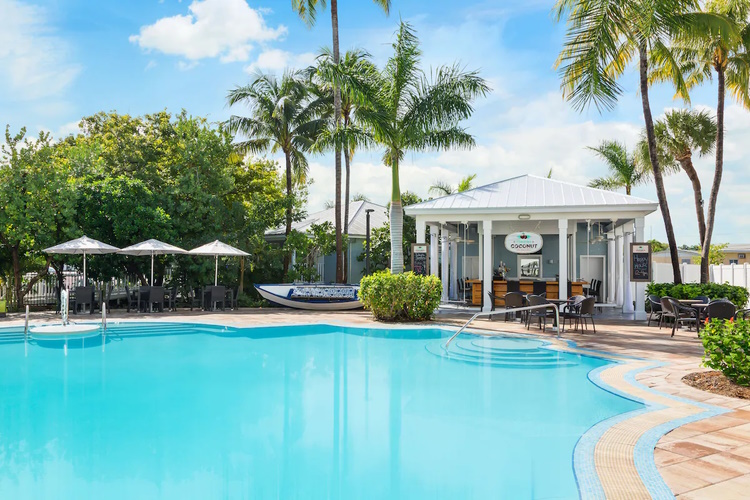 24 north hotel key west poolbar.jpg