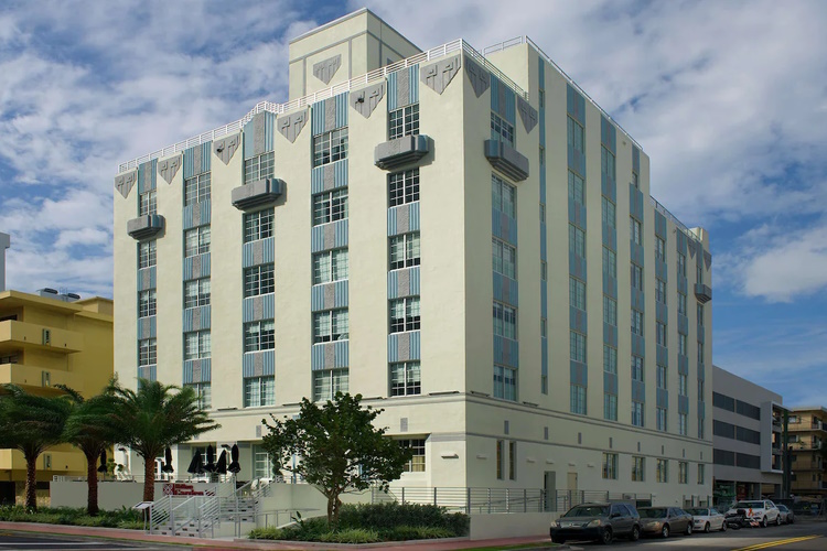 hilton garden inn miami south beach gebouw.jpg