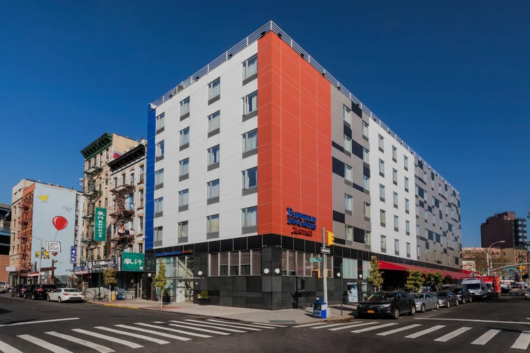 fairfield inn & suites by marriott new york manhattan downtown east buitenkant.jpg