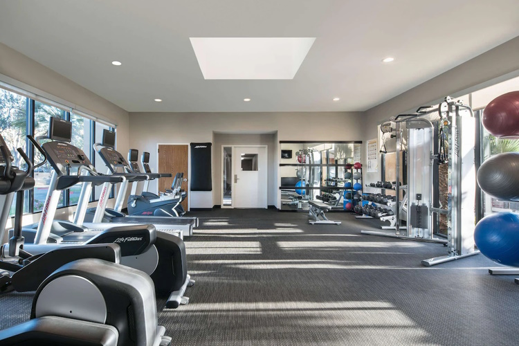 sonesta select los angeles lax el segundo fitness.jpg