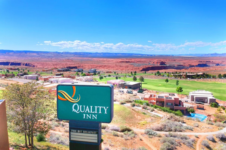 quality inn at lake powell uitzicht.jpg