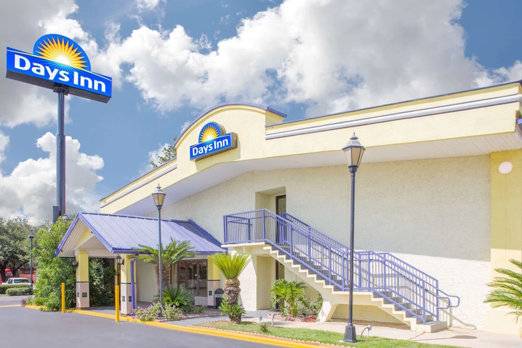 days inn by wyndham tallahassee university center buitenkant.jpg