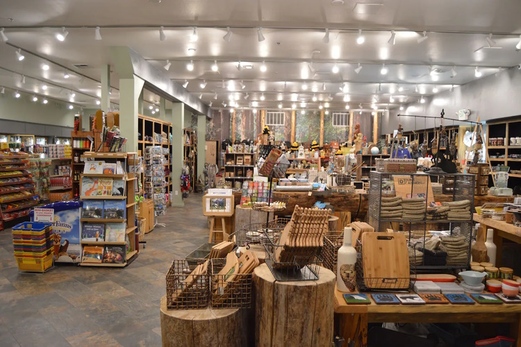 yosemite view lodge giftshop.jpg