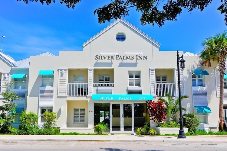 silver palms inn voorkant.jpg