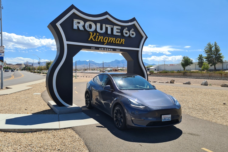 amerika-arizona-kingman-route 66 museum-tesla (7).jpg