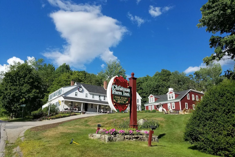 christmas farm inn and spa buitenkant.jpg