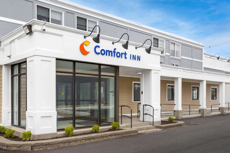 comfort inn hyannis voorkant.jpg