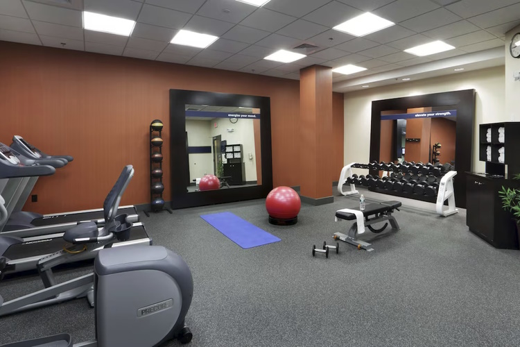 hampton inn boston natick fitness.jpg