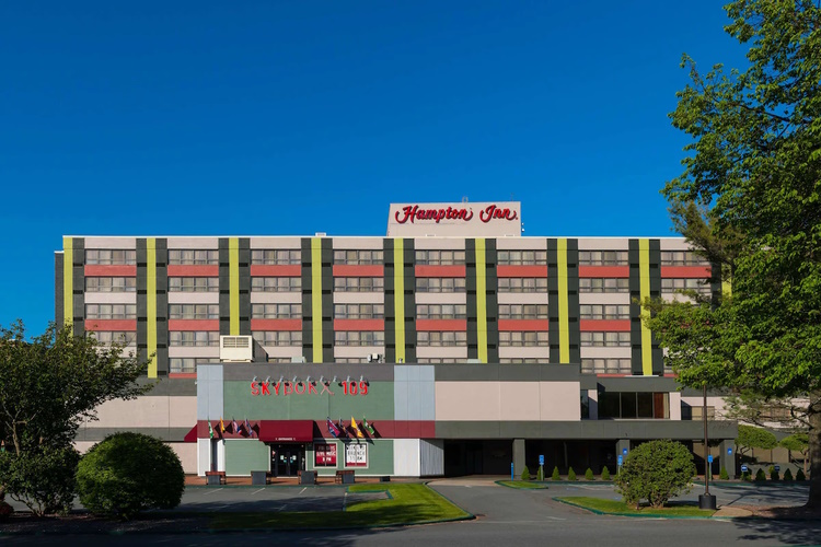 hampton inn boston natick voorkant.jpg