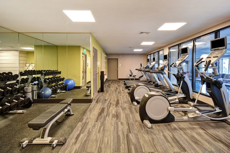 holiday inn lancaster fitness.webp