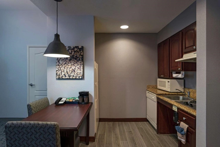 homewood suites by hilton fort collins keuken.webp