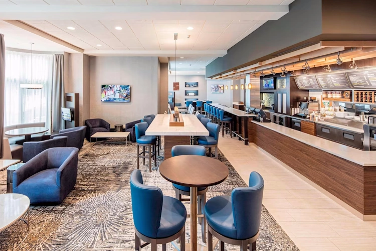 courtyard by marriott boston brookline - bar-restaurant.webp