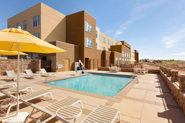 hyatt place page lake powell - zwembad.webp