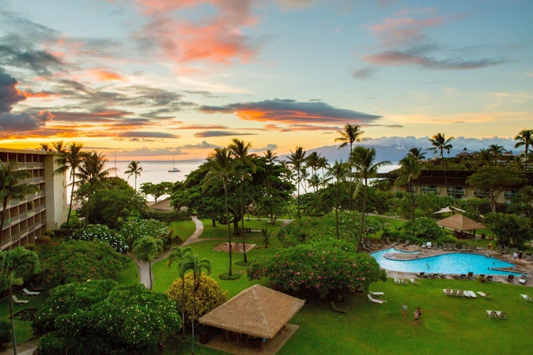 ka'anapali beach hotel - terrein.webp