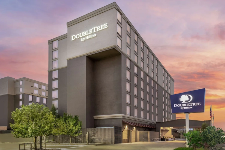 doubletree by hilton denver cherry creek - exterieur.webp