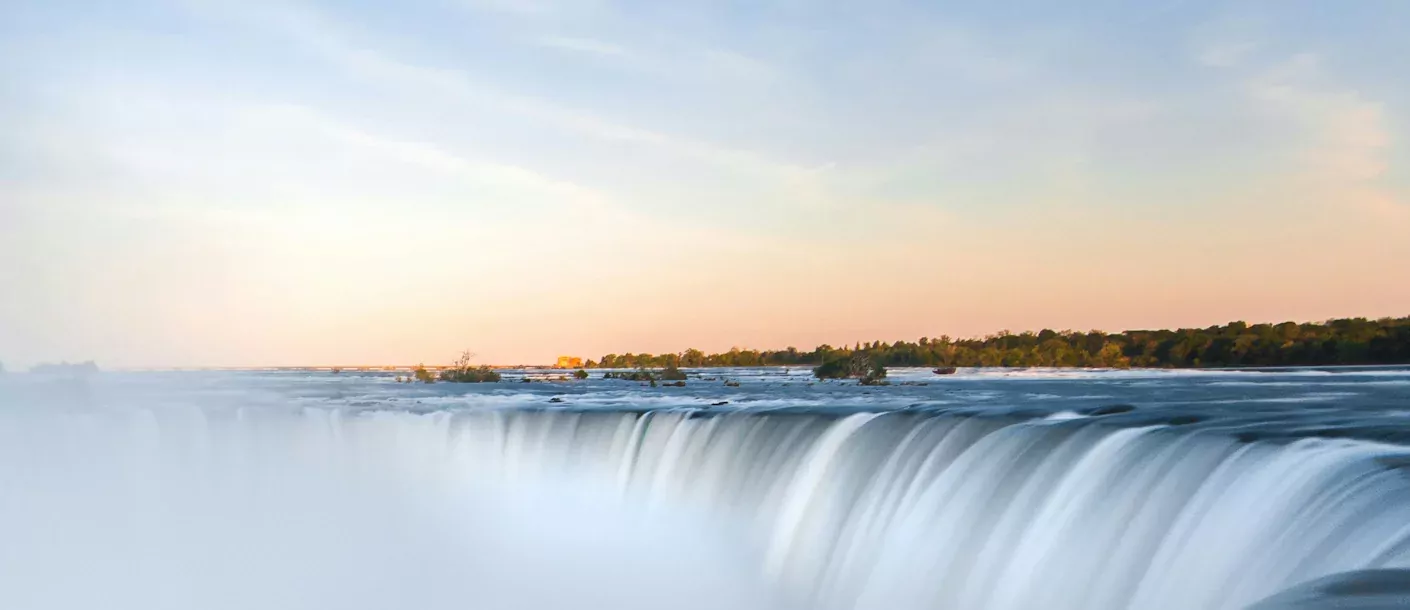 canada niagara falls watervallen.webp