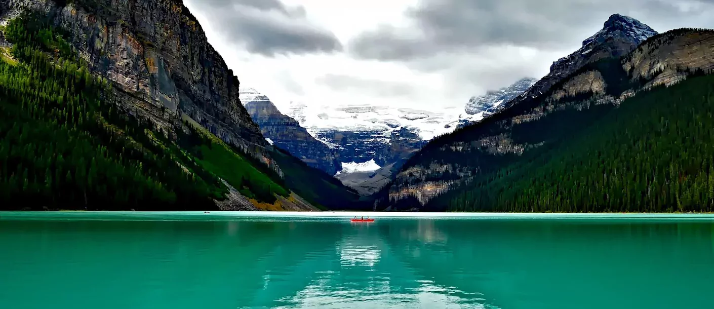 lake louise canada meer landschap.webp