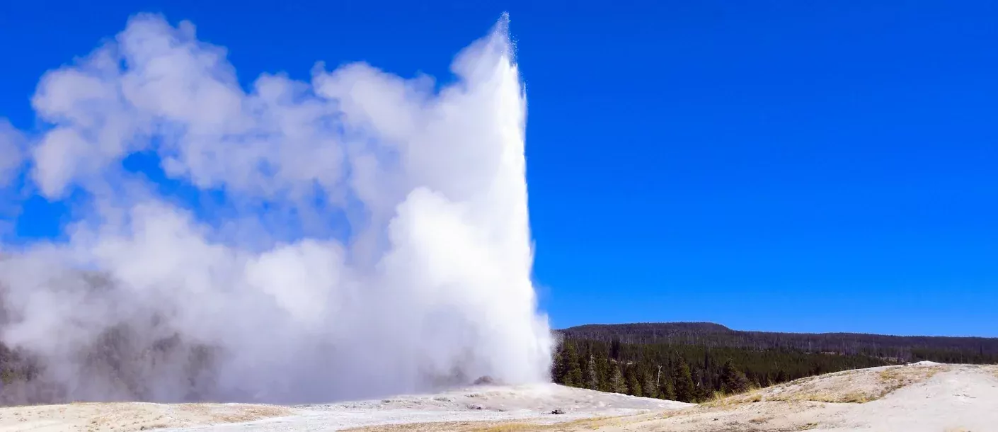 yellowstones-old-faithful.webp