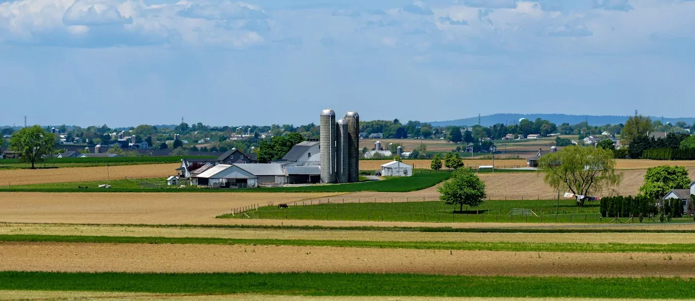 amish-country.webp