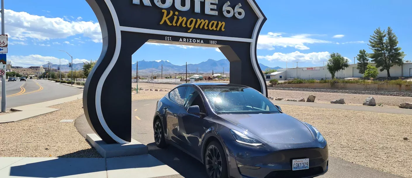 amerika-arizona-kingman-route 66 museum-tesla (7).webp