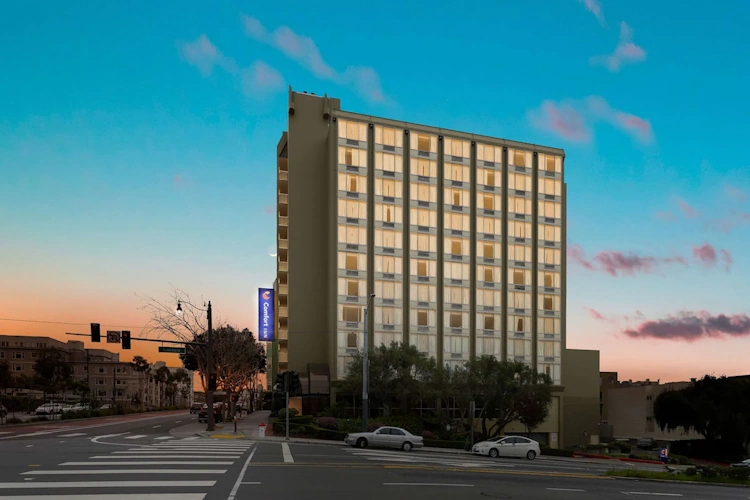 comfort inn by the bay - exterieur ii.webp