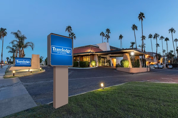 travelodge by wyndham palm springs - exterieur.webp