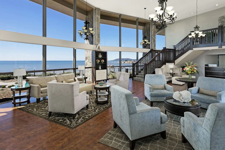 shore cliff hotel - lobby.webp