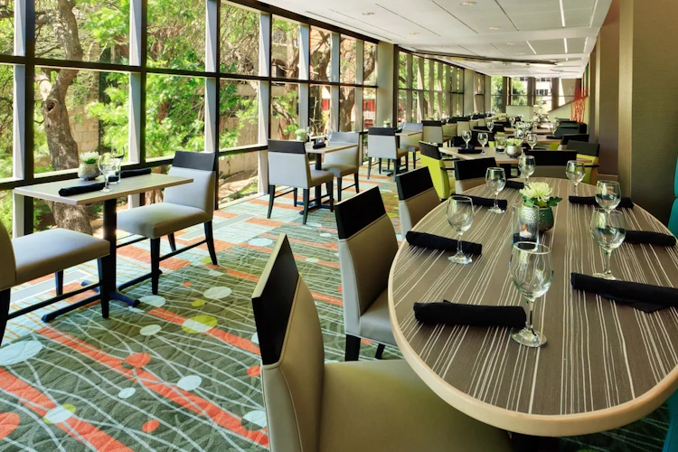 holiday inn san antonio riverwalk - restaurant.webp