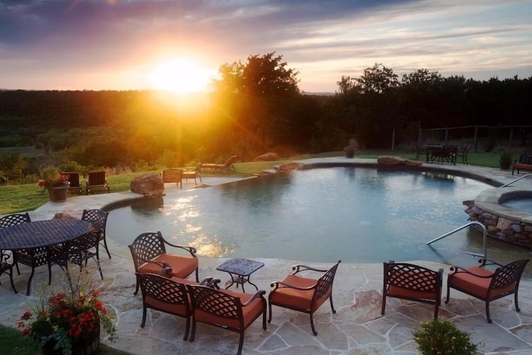 wildcatter ranch resort & spa - zwembad buiten iii.webp