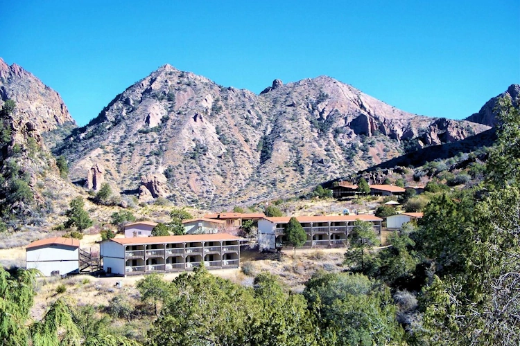 chisos mountains lodge - exterieur.webp