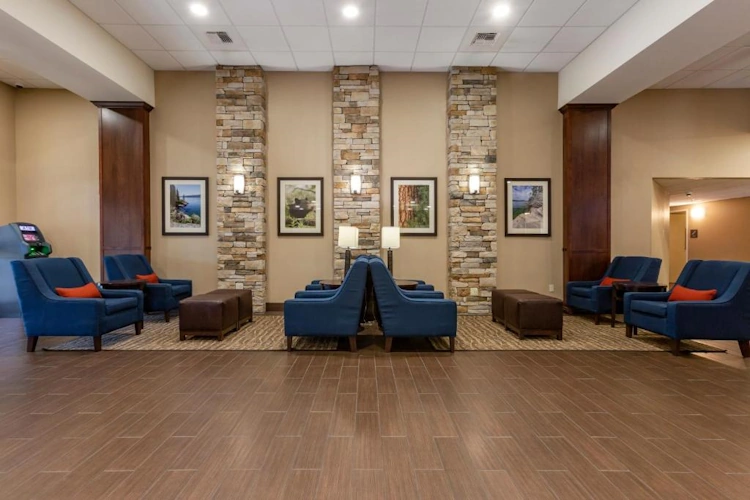 comfort inn & suites coeur d'alene - lobby.webp